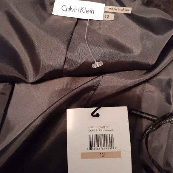 Dress - Picture 6 of 6